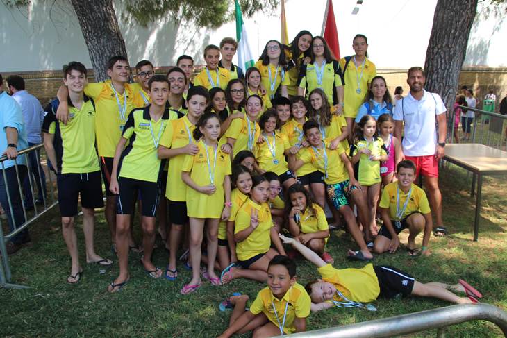 NATACIÓN: El Club Natación “Los Delfines” ante la ausencia de competiciones  continúa realizando sesiones de entrenamientos - Lora Información